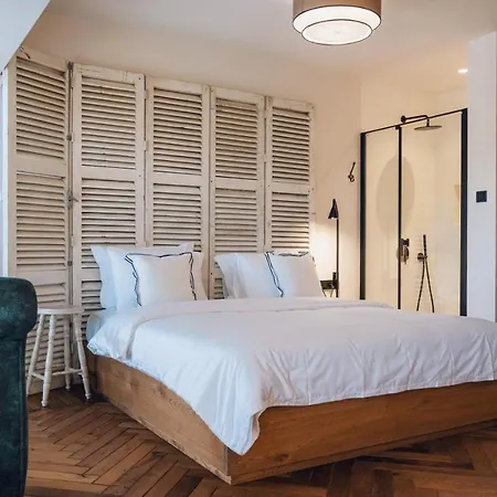 To Be Social House Resort