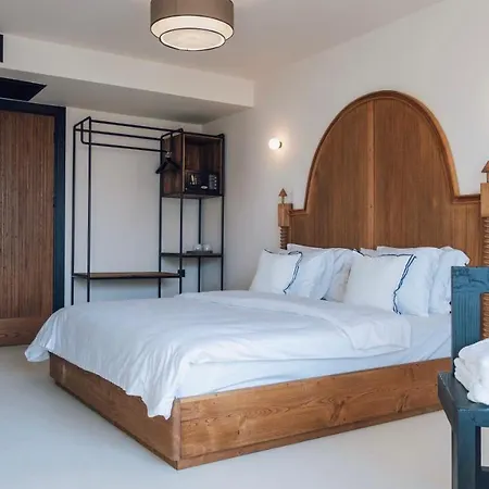 To Be Social House Resort