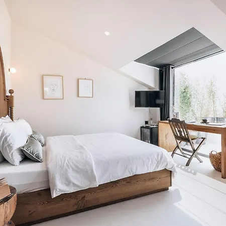 To Be Social House Resort *