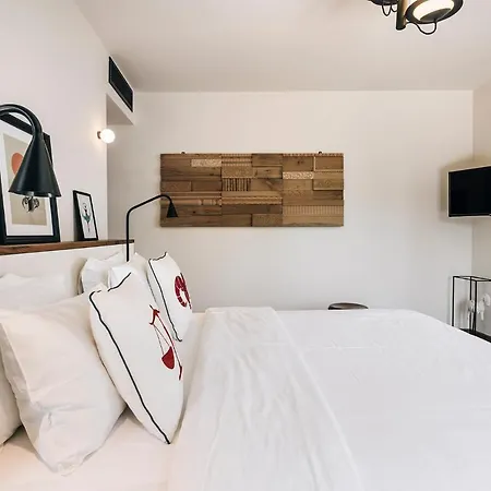 To Be Social House Resort *