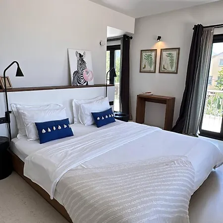 To Be Social House Resort *