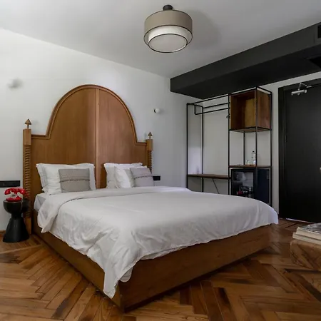 To Be Social House Resort