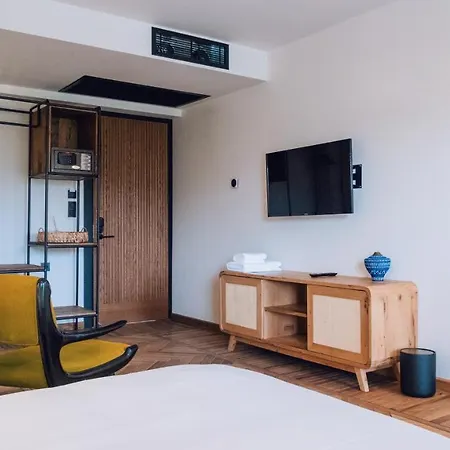 To Be Social House * فتحية