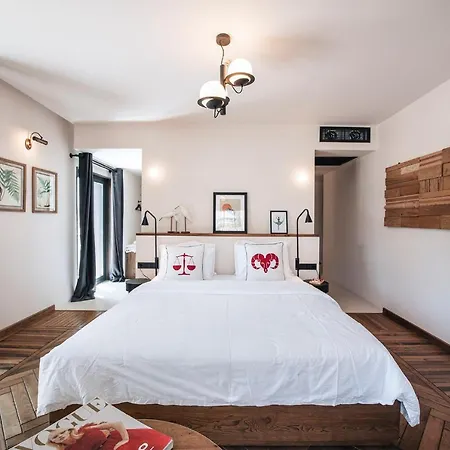 Resort To Be Social House *